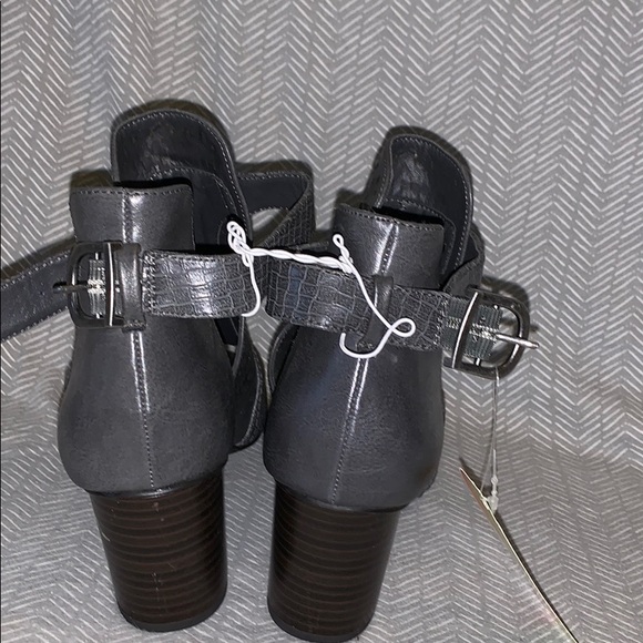 Grey sandal booties - Picture 3 of 3